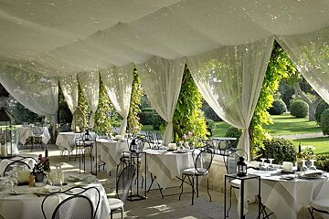 Le Mas de Peint Restaurant, Arles restaurant