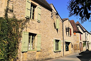 a street in tremolat