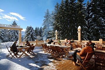 Le Clos Bernard Restaurant, Meribel Altiport restaurant terrasse