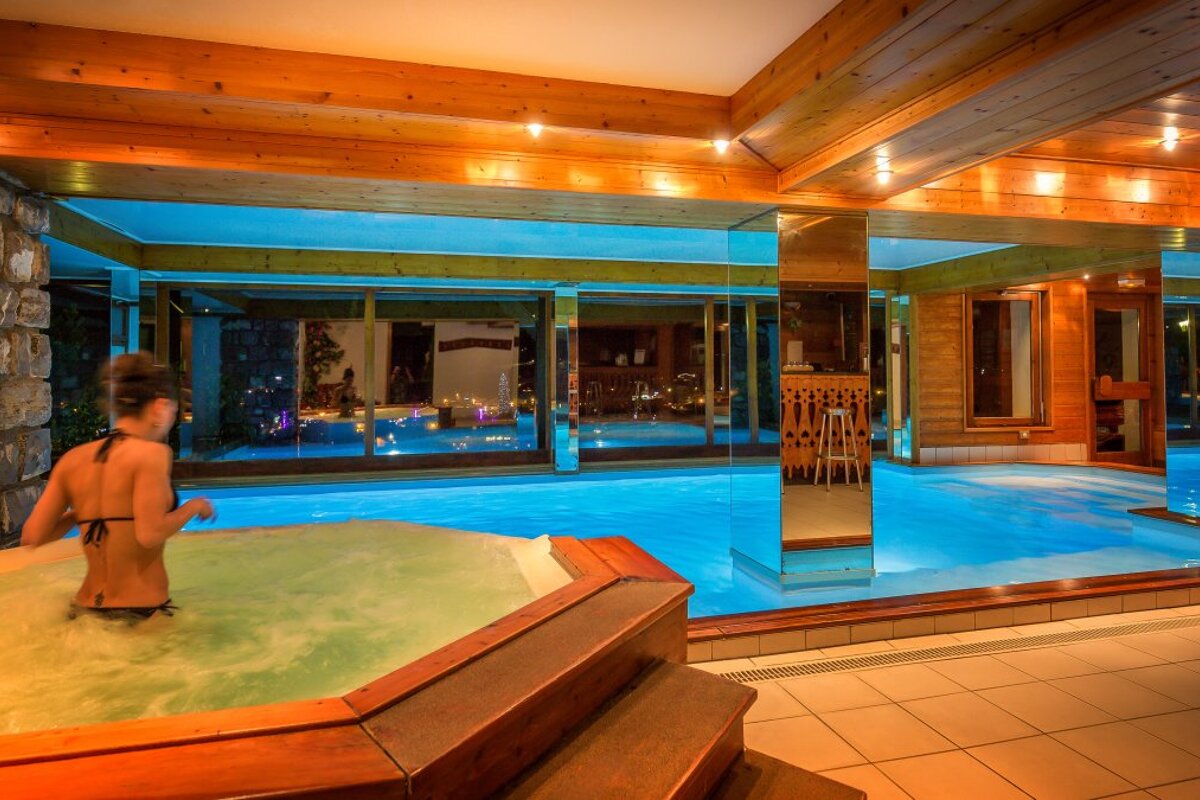 Le Dahu Hotel, Morzine jacuzzi