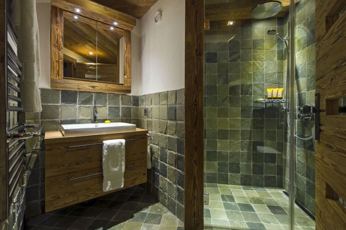 No.5 - 4 Apartment, Verbier - Centre shower room