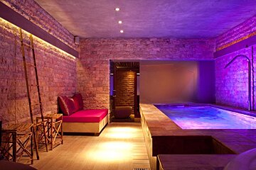 The Giri Residence Hotel & Spa, San Juan spa area