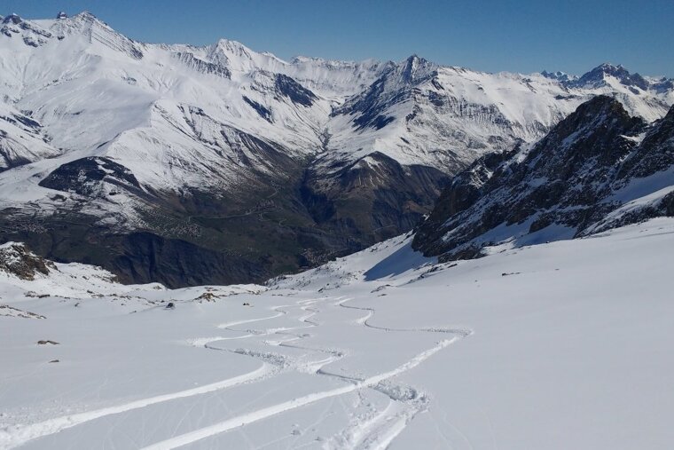9 reasons why Les 2 Alpes is great for good skiers this winter 2017-18