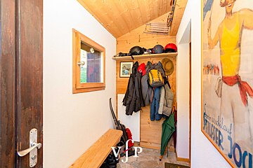 A hallway with a sign that says vip on it