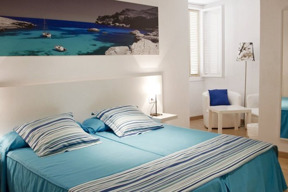 Capri Hotel, Puerto Pollensa twin bedroom