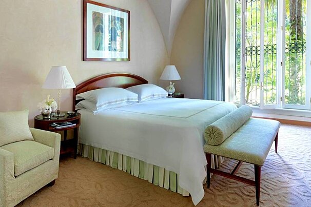 Four Seasons Hotel, Milan double bedroom