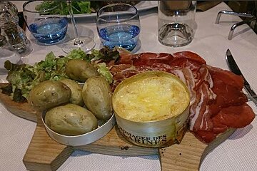 Le Schuss Bar & Restaurant, Courchevel Moriond style of cuisine