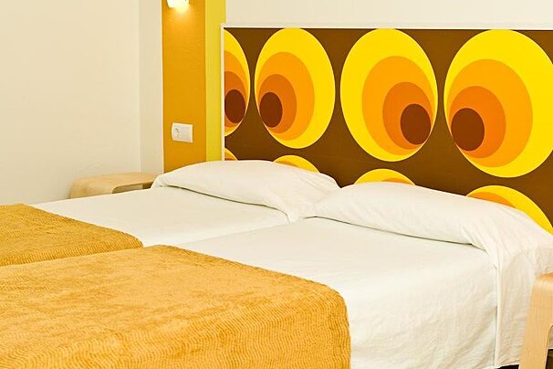 Can Jurat, San Antonio twin bedroom