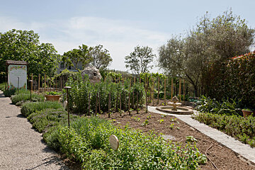 jardin-potager-de-pierre-du-domaine-du-mas-de-pierre-resort-spa-saint-paul-de-vence.jpg