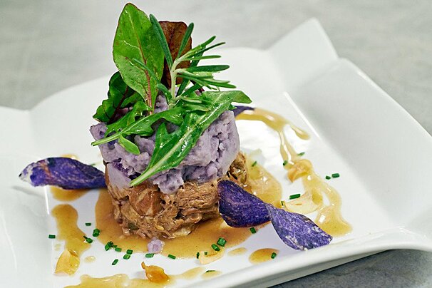 L'Arlequin Restaurant, Aime 2000 style of cuisine