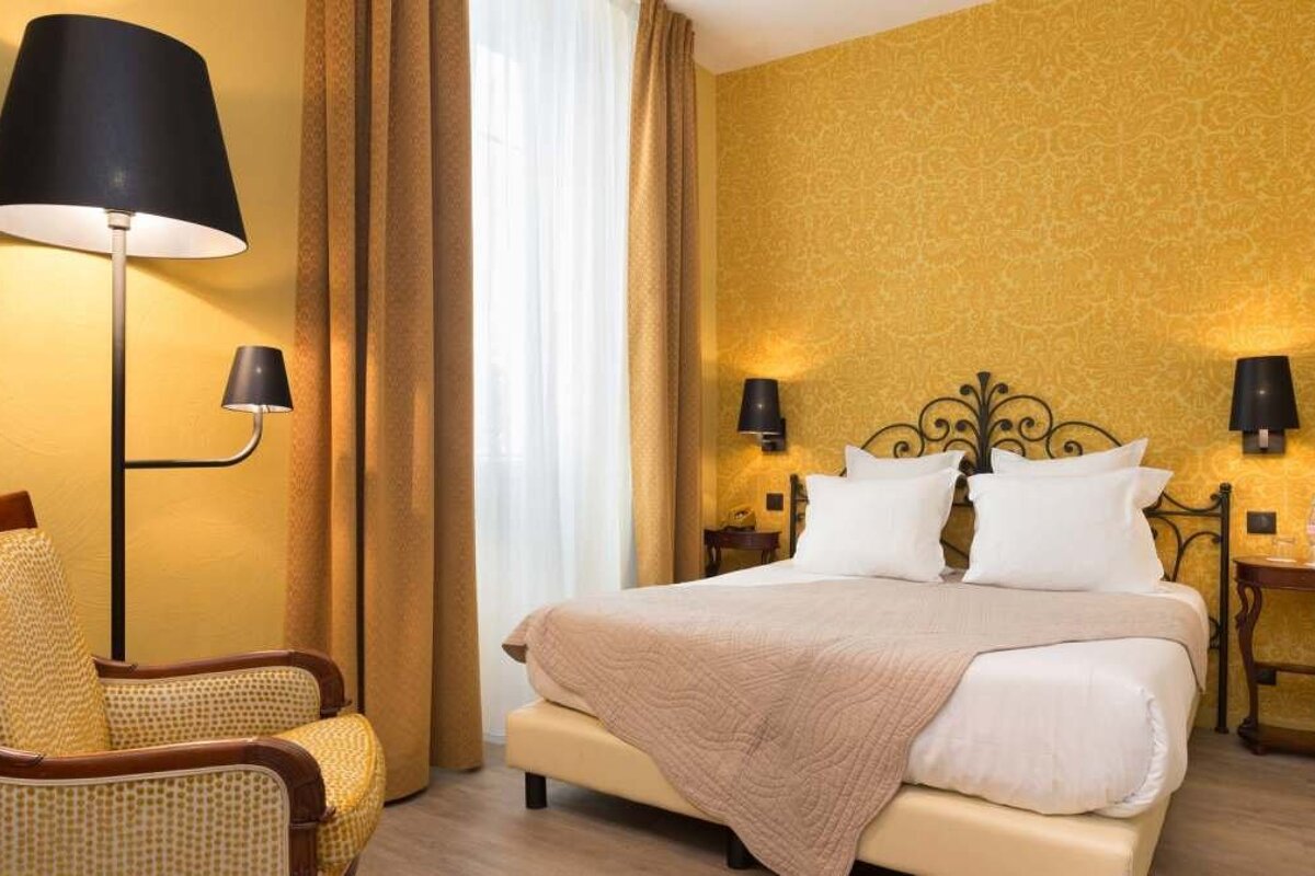 Le Grimaldi Hotel, Nice double bedroom