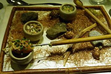 Frame of wood with three little verrines, pine needles and pine cones