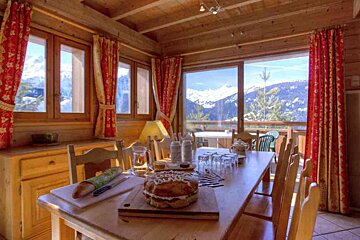 Bouc Blanc Chalet, Peisey-Vallandry / Nancroix dining area