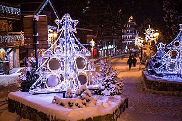 Christmas Carols, Meribel - Centre