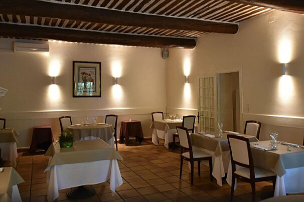 Le Mas de Cure Bourse Restaurant, Isle sur la Sorgue interior