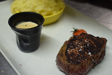 Le Steak Club Restaurant, Val Thorens style of cuisine