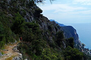 a mountain footpath in nice