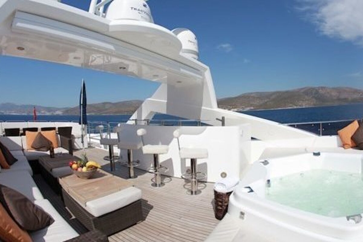 Sunseeker 37m Yacht, deck