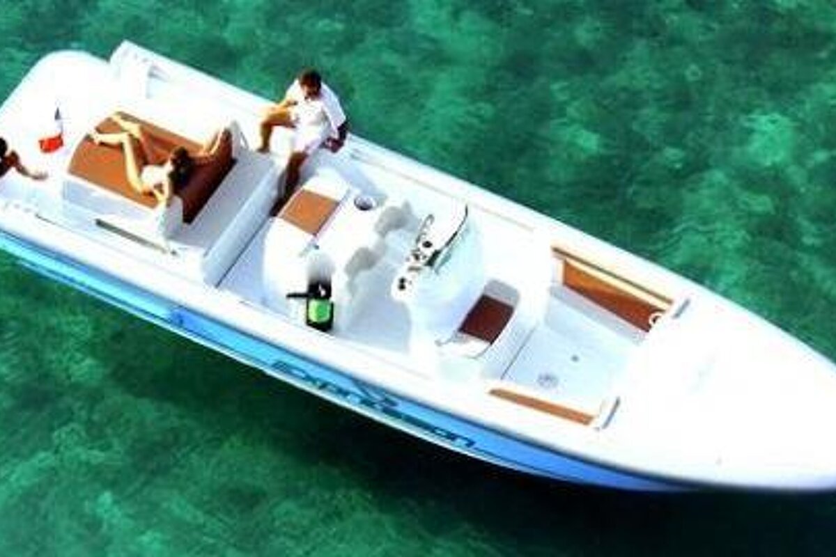 9 Person Motor Boat,  - Slot exterior