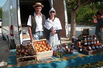 Agricultural Market, Isle sur la Sorgue
