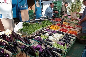 Agricultural Market, Isle sur la Sorgue