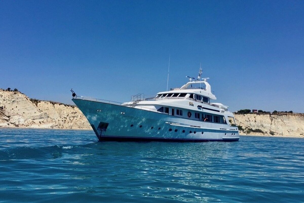 Armon 110' 33.9m Motor Yacht, Palma de Mallorca exterior