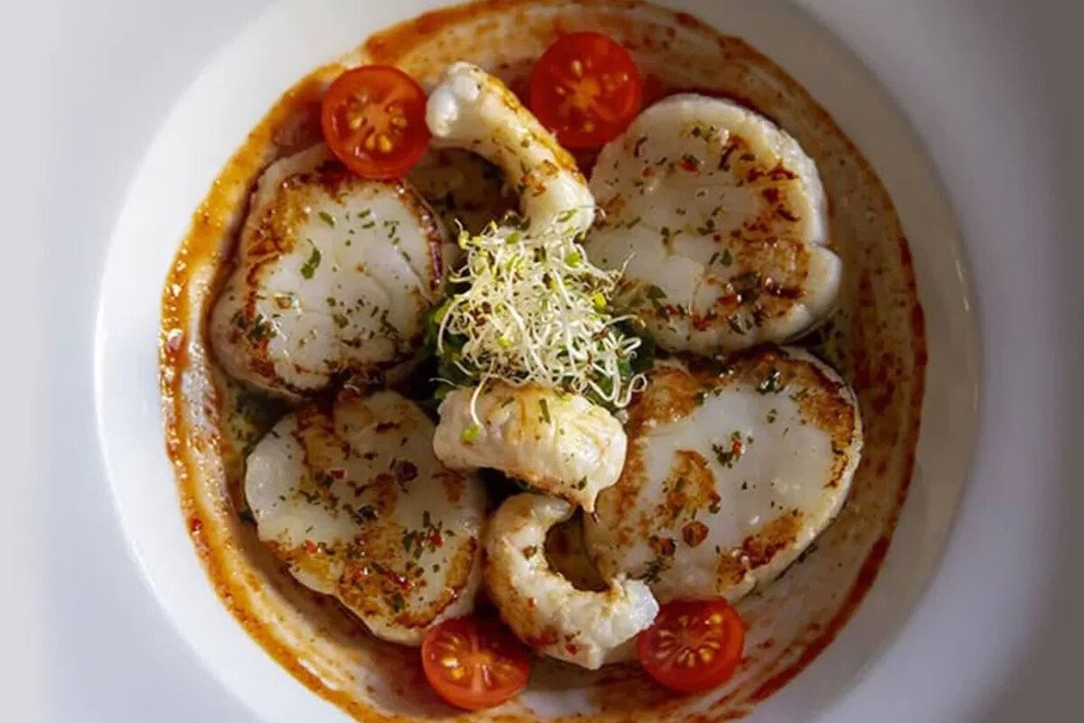 Seafood dish at Ola del Mar