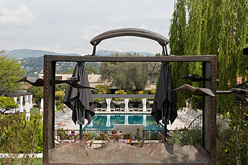 terrasse-du-bistrot-lis-orto-avec-piscine-saint-paul-de-vence.jpg