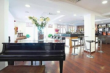 UR Portofino Hotel, Ciudad Jardín lounge room