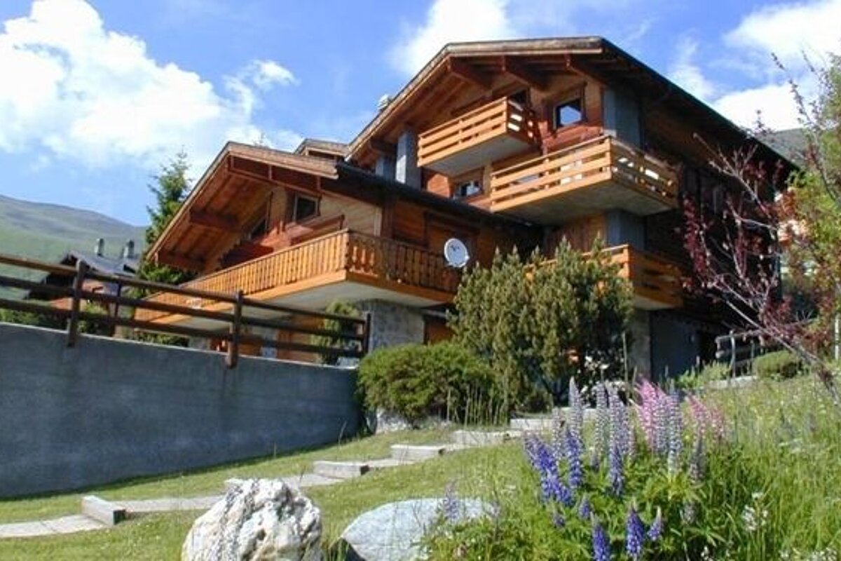 an image of a large chalet in verbier