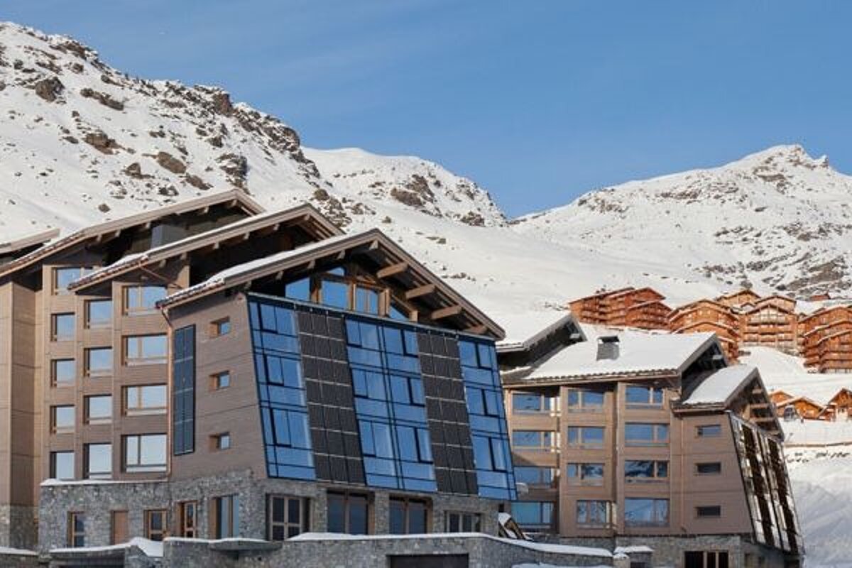 a picture of a new 5 star hotel in Val Thorens