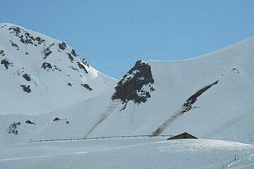 an image of avalanches in la plagne