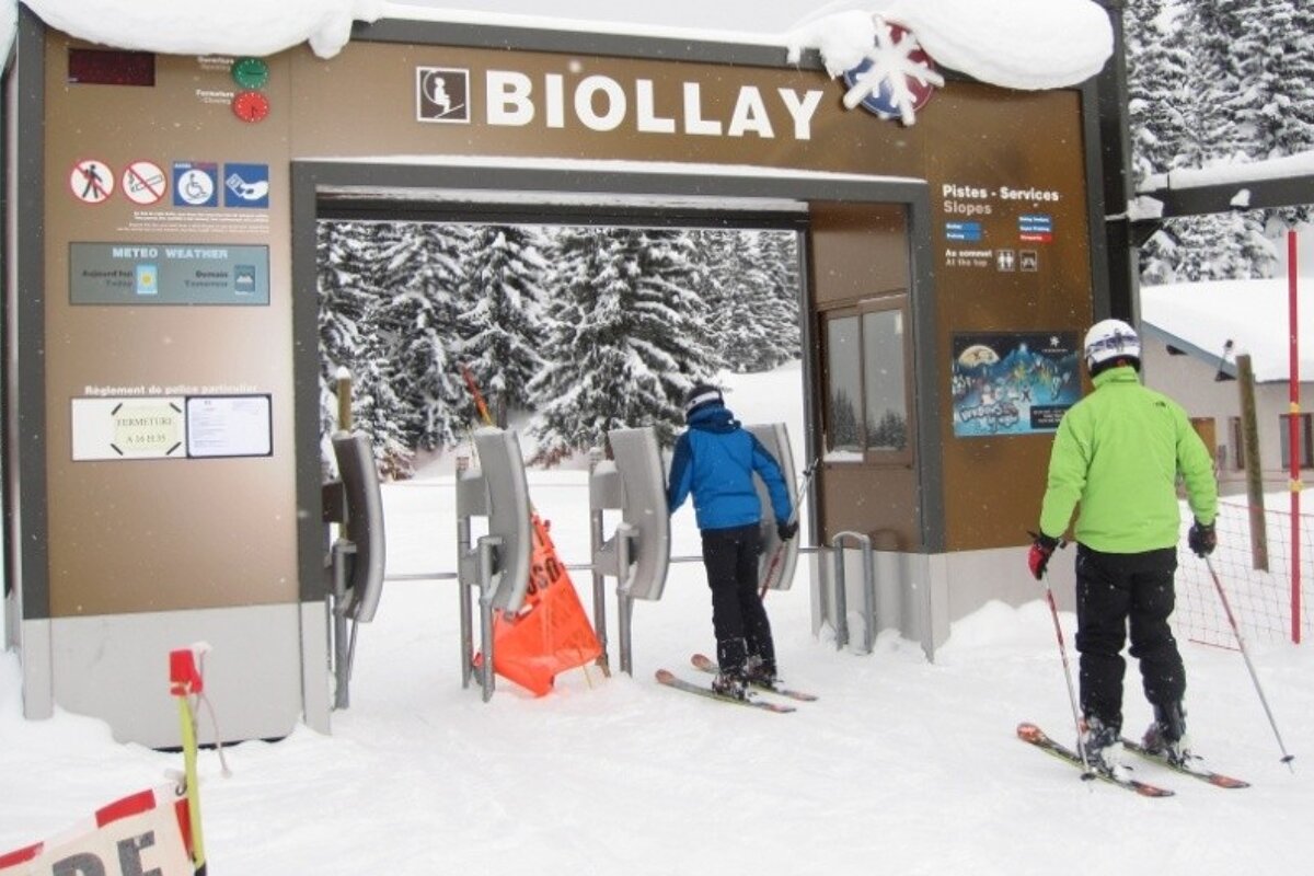 lift entrance gates