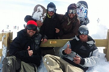 an image of snowboarder blokes