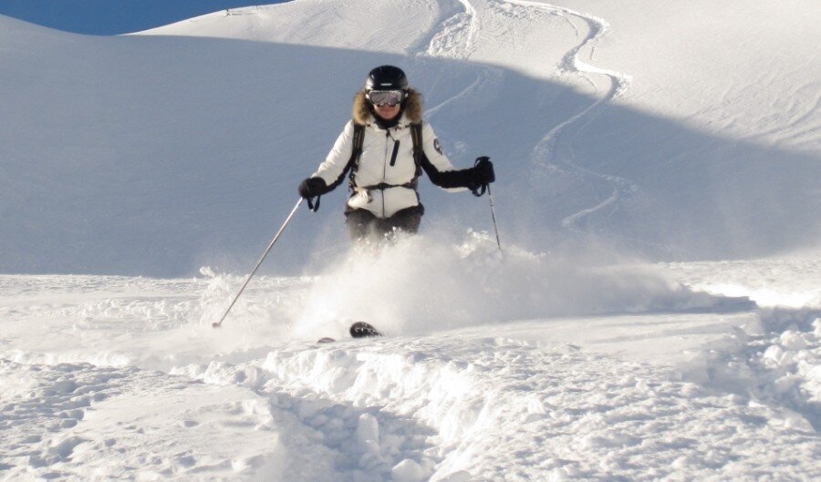 Caroline Sayer in powder