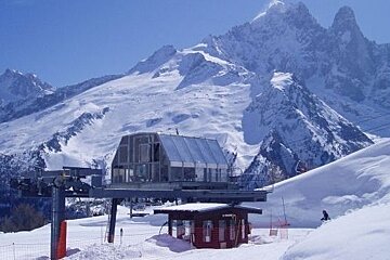 an image of the chavanne chairlift flegere chamonix
