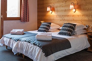 Covie Chalet, Meribel Les Allues twin bedroom