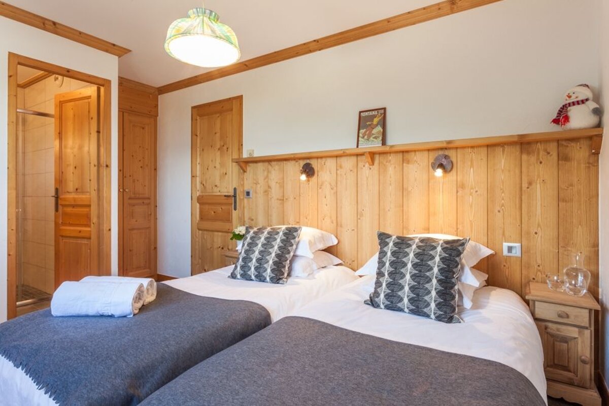 Charmille Chalet, Meribel Les Allues twin bedroom