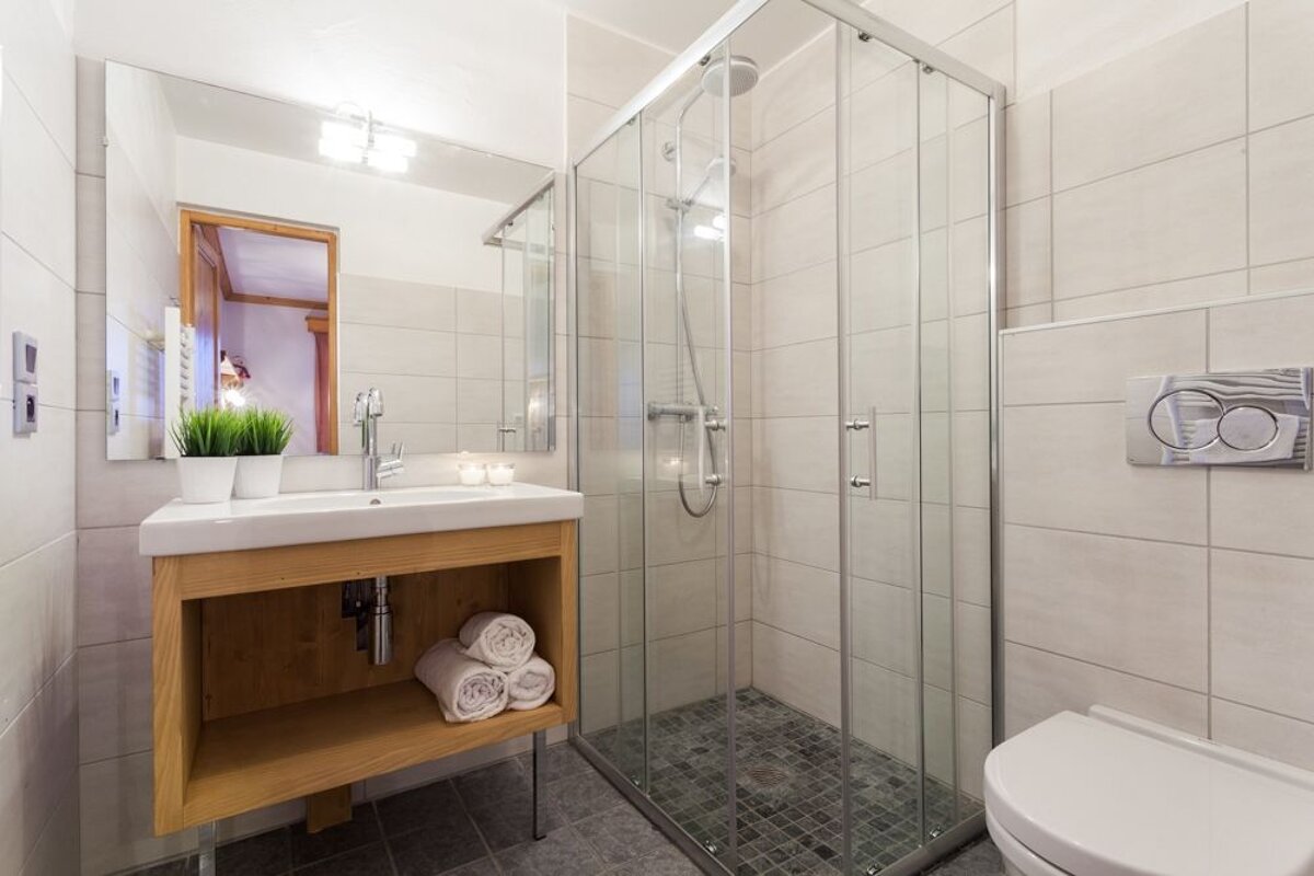Covie Chalet, Meribel Les Allues shower room