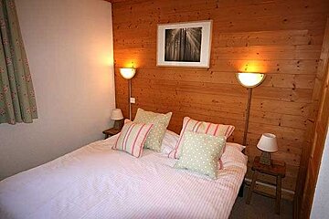 Cybele 21 Apartment, Meribel - Centre double bedroom