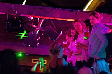 an image of Dancing on the bar at Aprés verbier