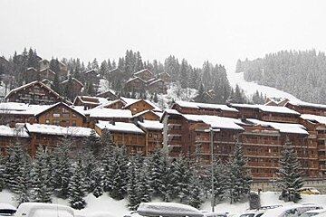 grey and wet meribel