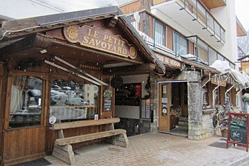 an image of the petit savoyard restaurant courchevel