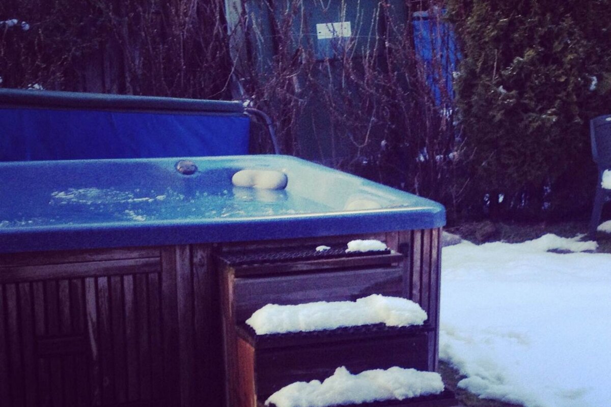 Beziere Chalet, Morzine jacuzzi