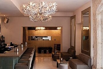photo of bar empty