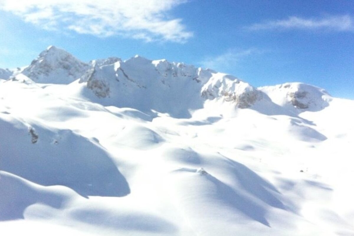 an image of snow and mountains