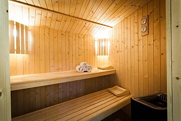 Catered Chalet with Hot Tub & Spa Facilities, w/c 13 Jan 2018 sauna
