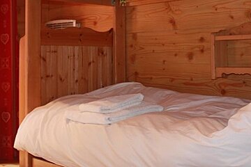 Saulire 1 Apartment, Meribel - Centre bunk room