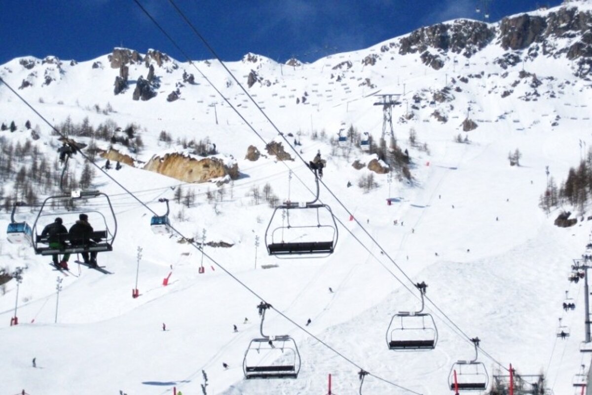 an image of the face chairlift val disere