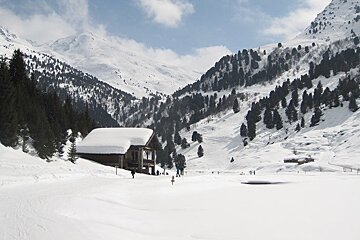 Tueda lake winter